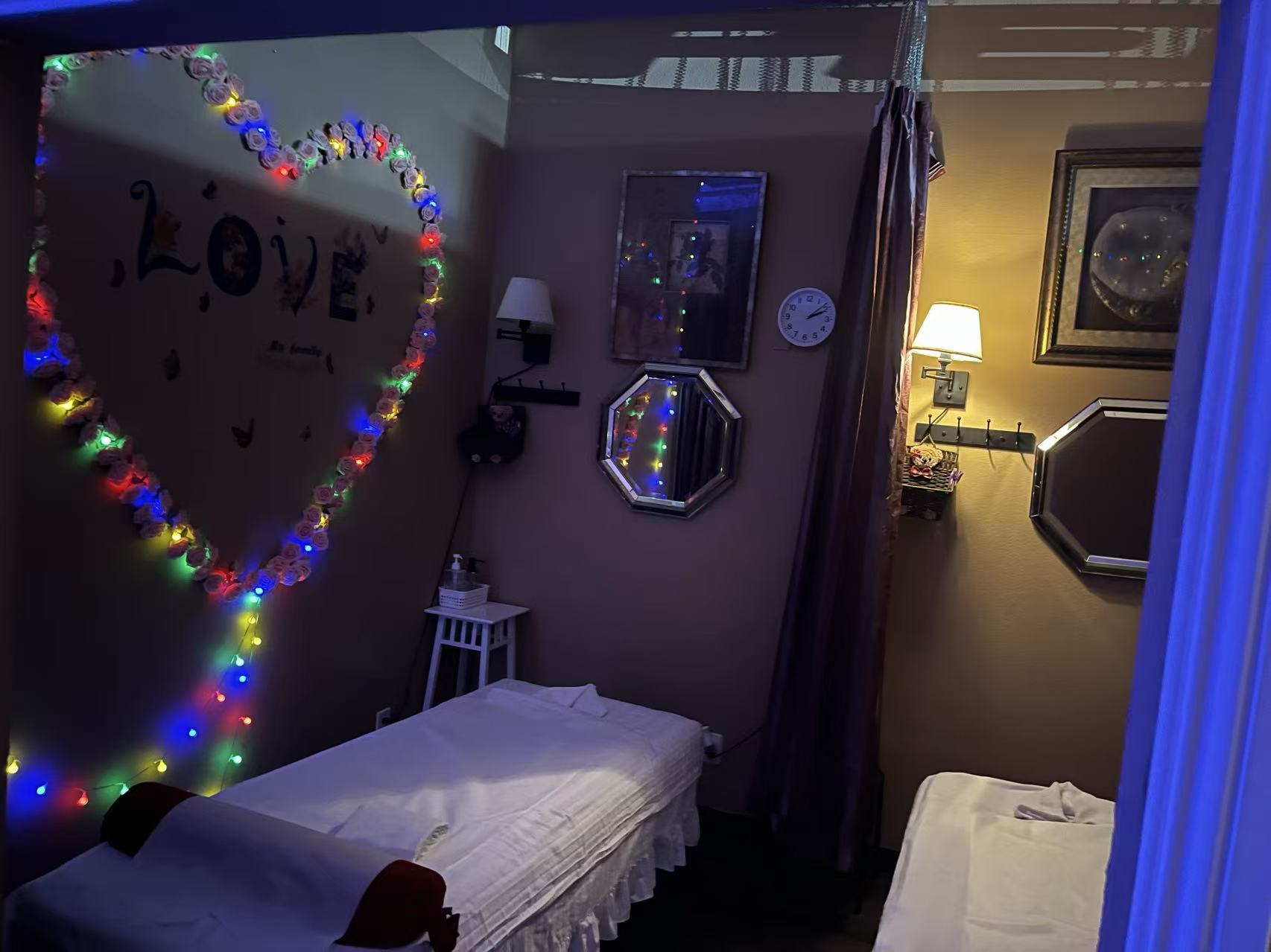 Double room with warm lights